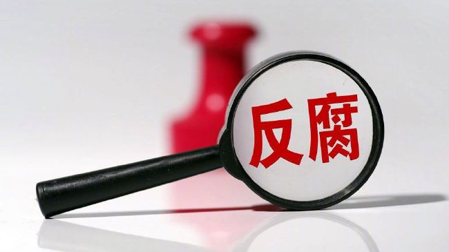 据悉皇马已经收到一些（中后卫球员的）报价，但他们并未考虑瓦拉内。